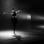 Девушки - черно-белые фотографии, картинки-7